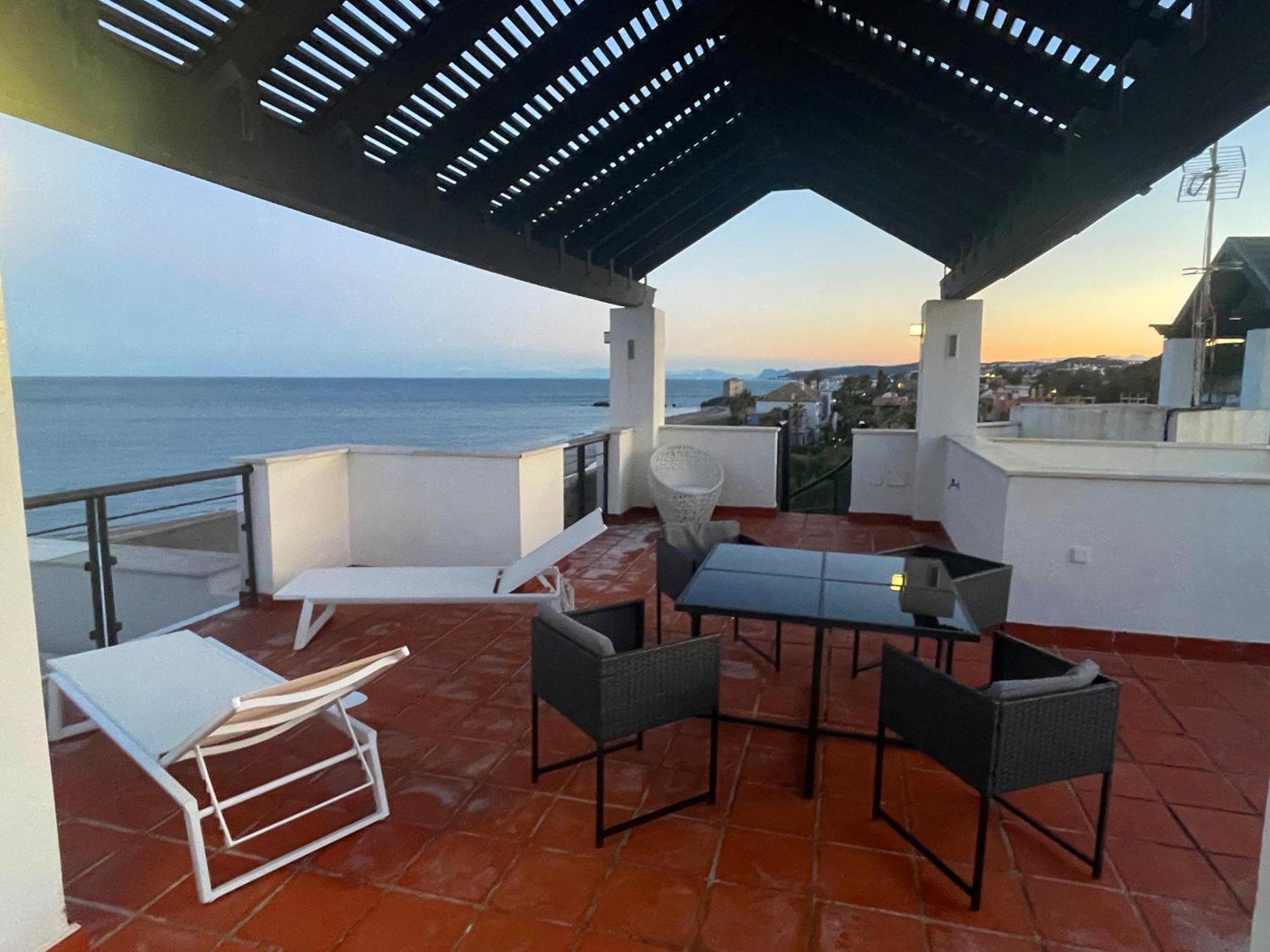 Exclusive Luxury Frontline Beach Penthouse Casares Del Mar - Estepona Extérieur photo